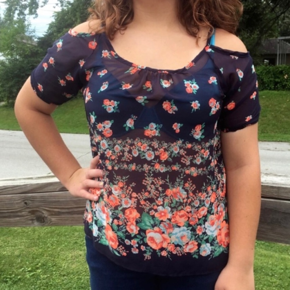 - Navy Floral Chiffon Cold-Shoulder Top SZ M! NEW!